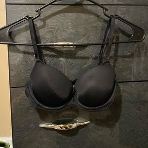 Women’s Victoria Secret Bra!